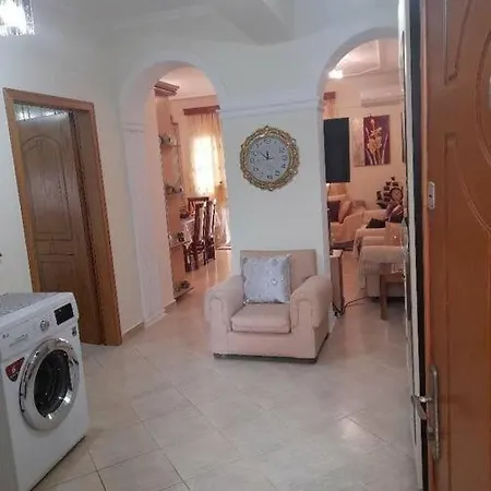 شقة Chrisa