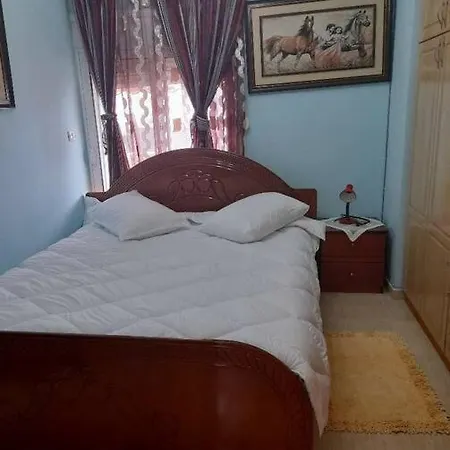 Chrisa شقة Gjashtë